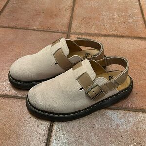 Practically new Dr Martens Jorge 2 leather mules